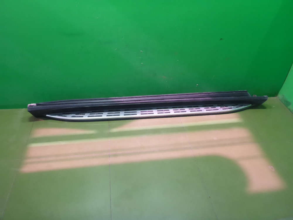 Подножка правая