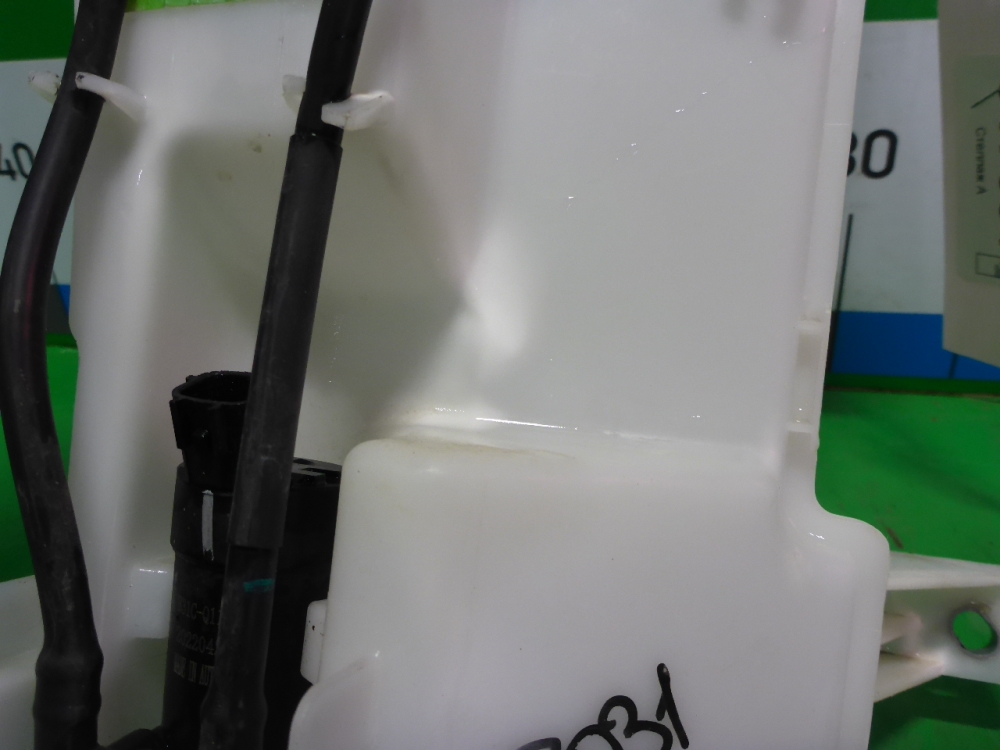 Бачок омывателя лобового стекла