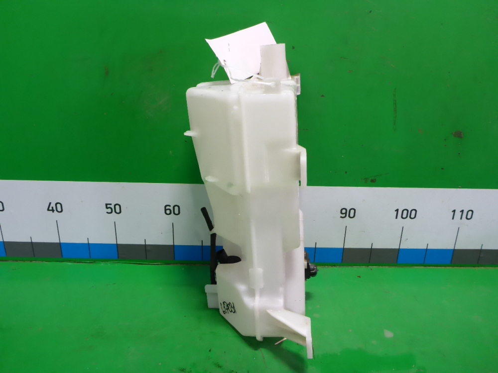 Бачок омывателя лобового стекла