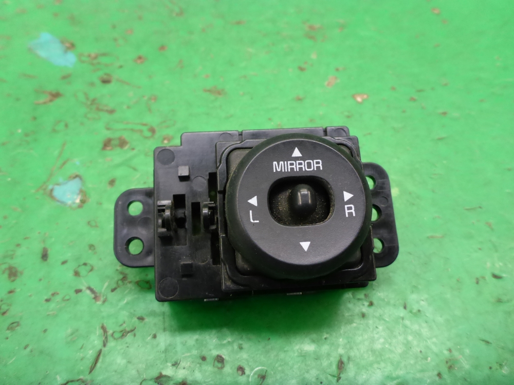 Переключатель регулировки зеркал