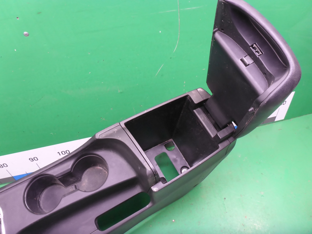 Подлокотник