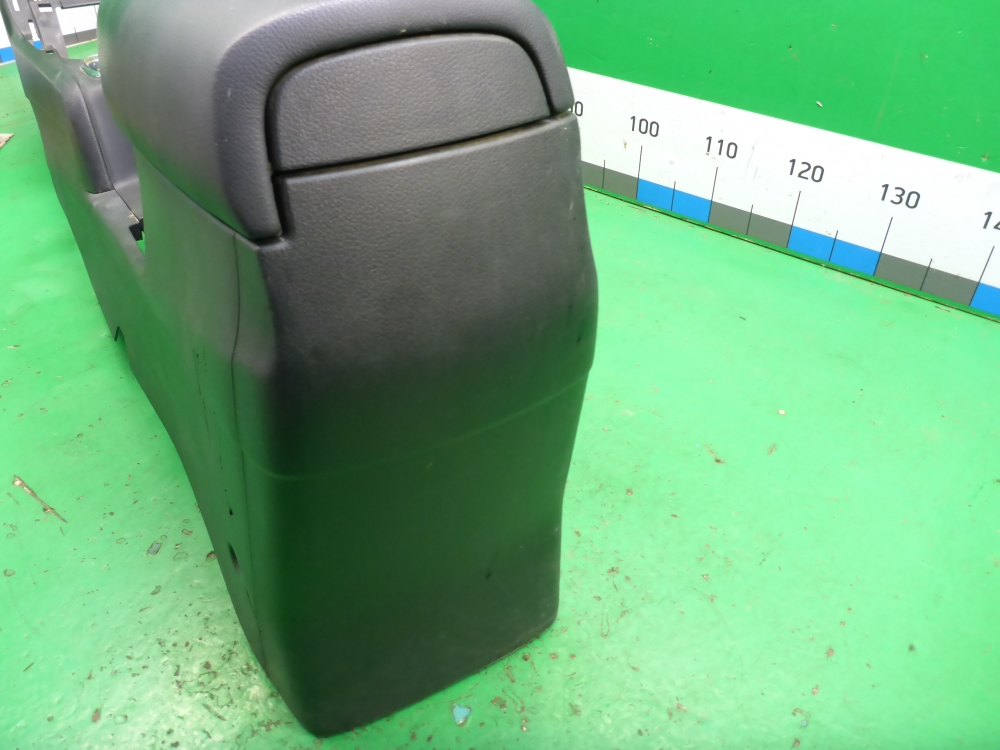 Подлокотник