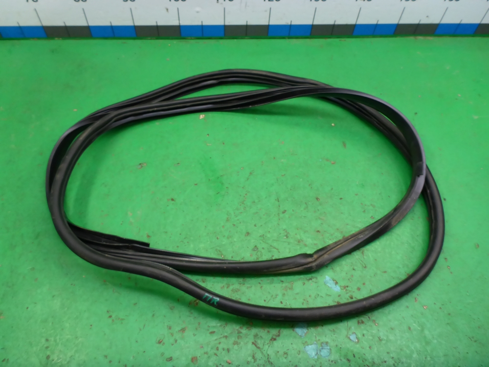 Уплотнитель двери