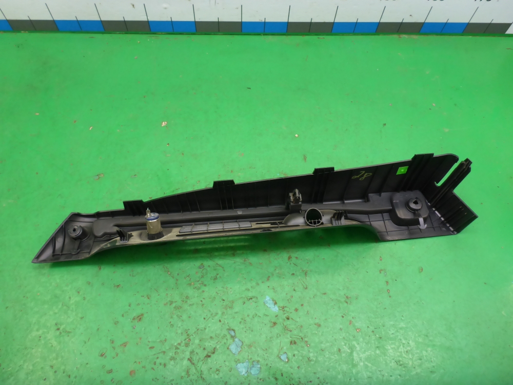 Держатель задней полки