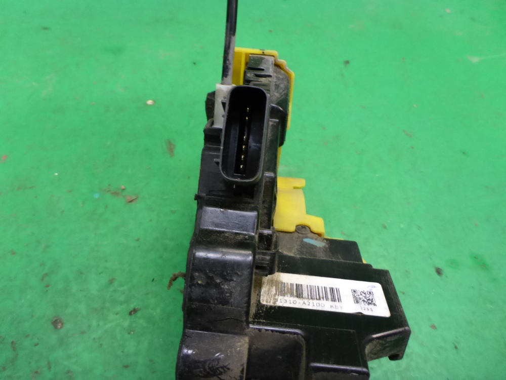 Замок двери задней правой