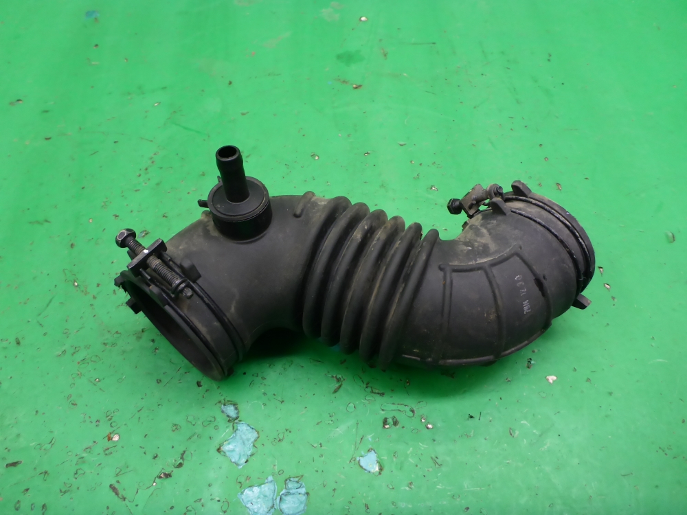 Патрубок воздушного фильтра