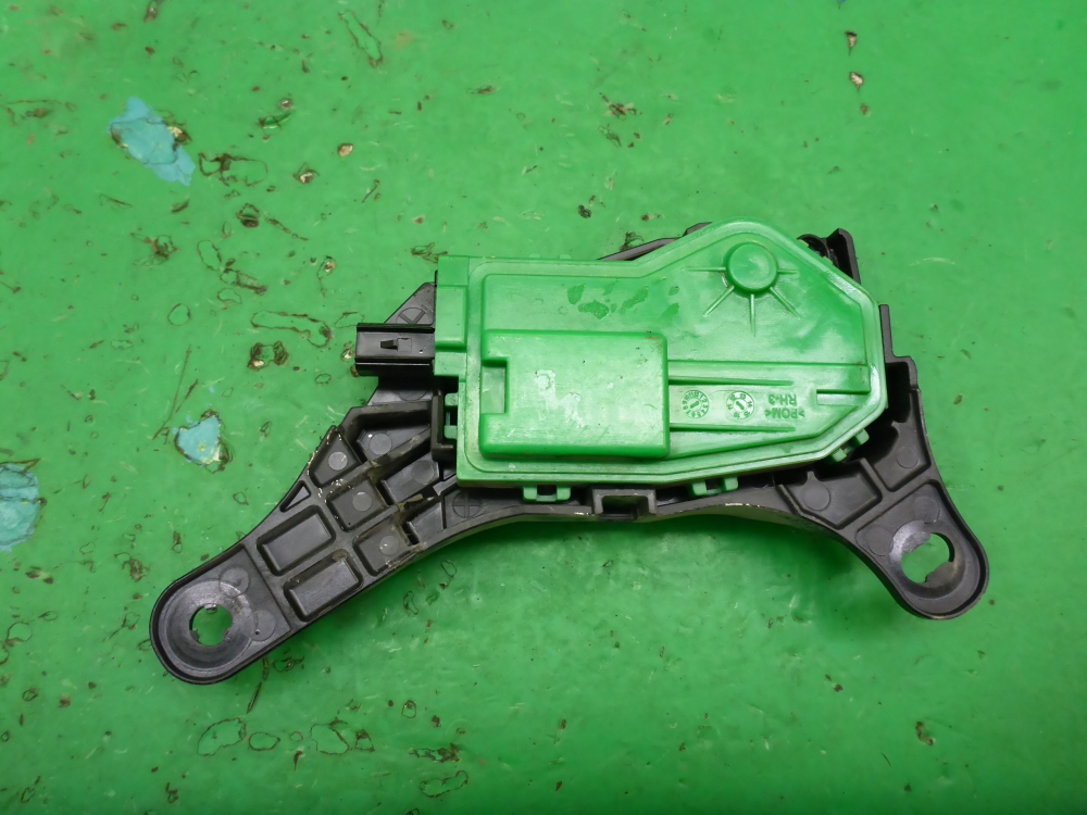 Активатор замка багажника