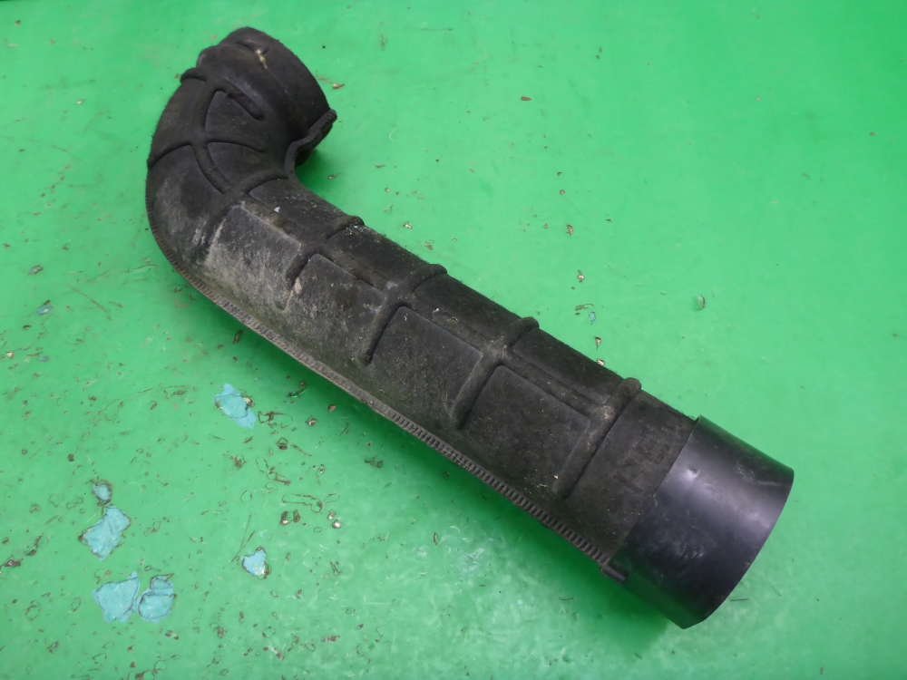 Патрубок воздушного фильтра