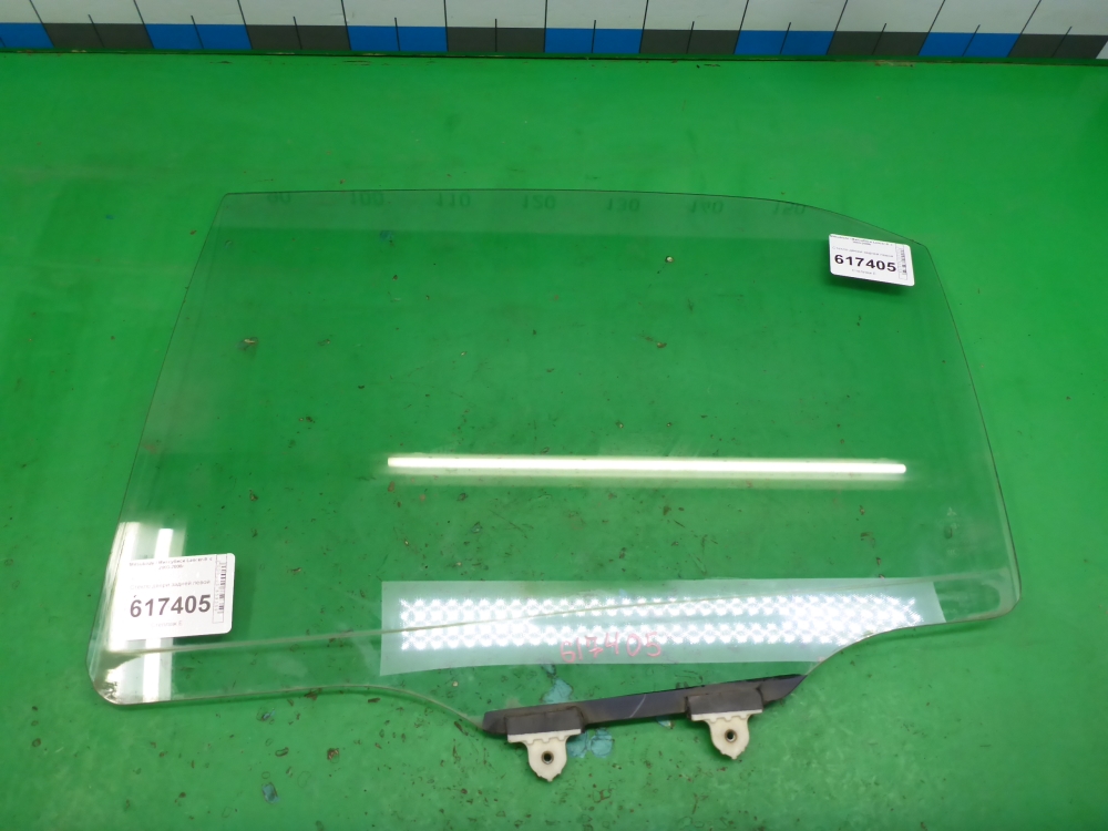 Стекло двери задней левой