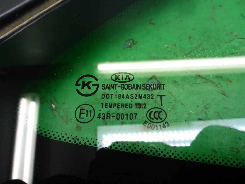 Стекло кузовное глухое правое