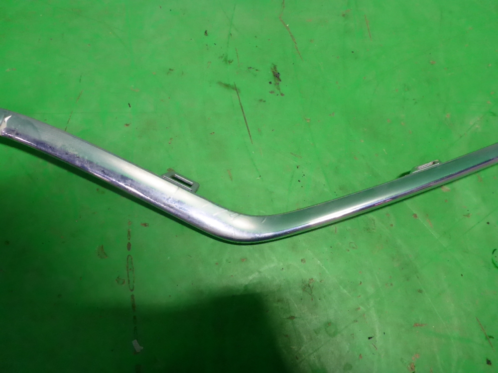 Накладка переднего бампера левая