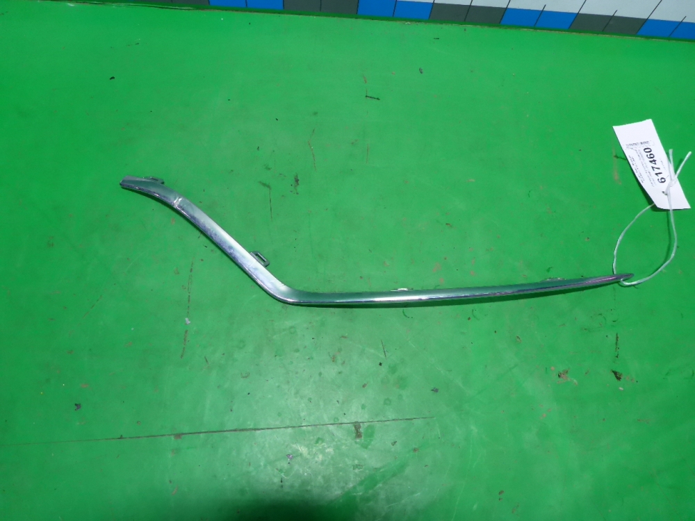 Накладка переднего бампера левая