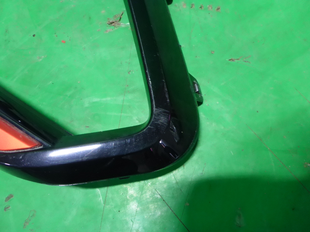 Накладка переднего бампера левая