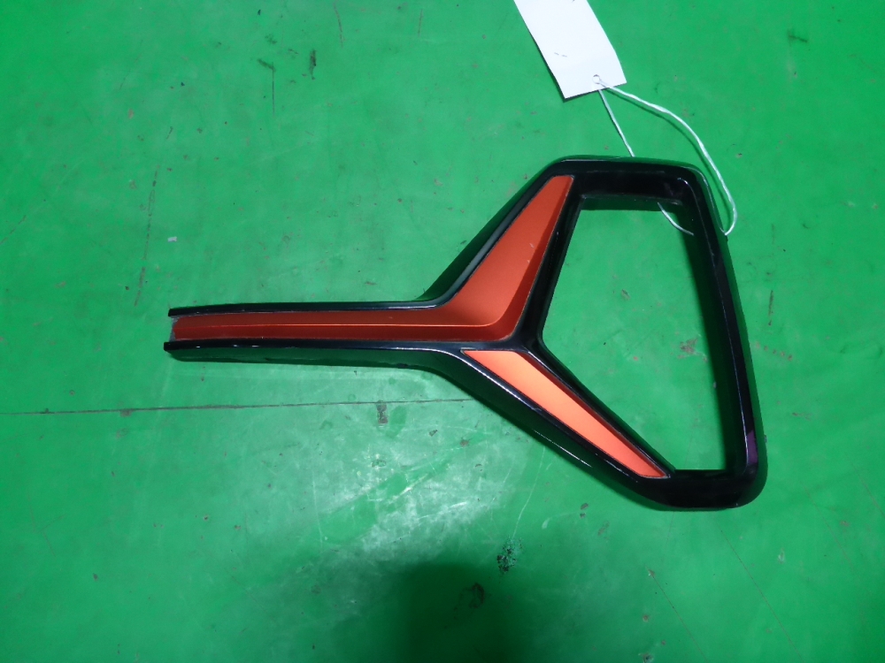 Накладка переднего бампера левая