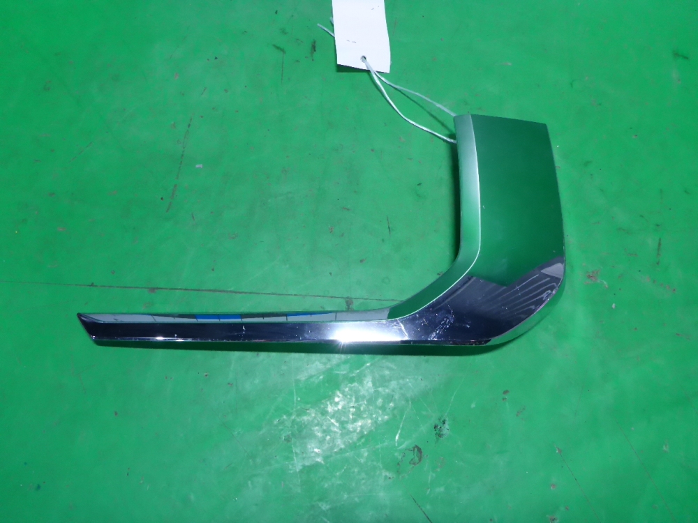 Накладка переднего бампера правая