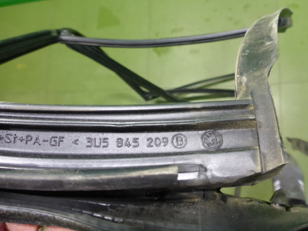 Уплотнитель стекла двери