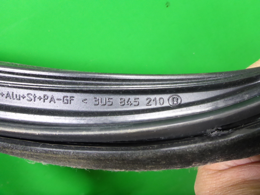 Уплотнитель стекла двери