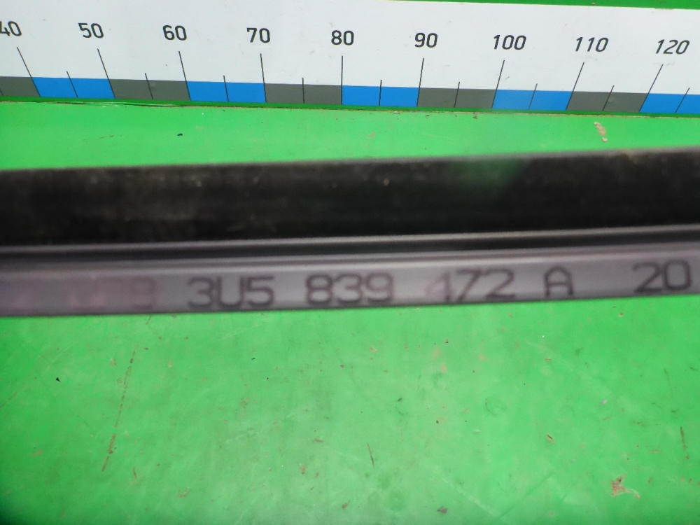 Накладка стекла заднего правого