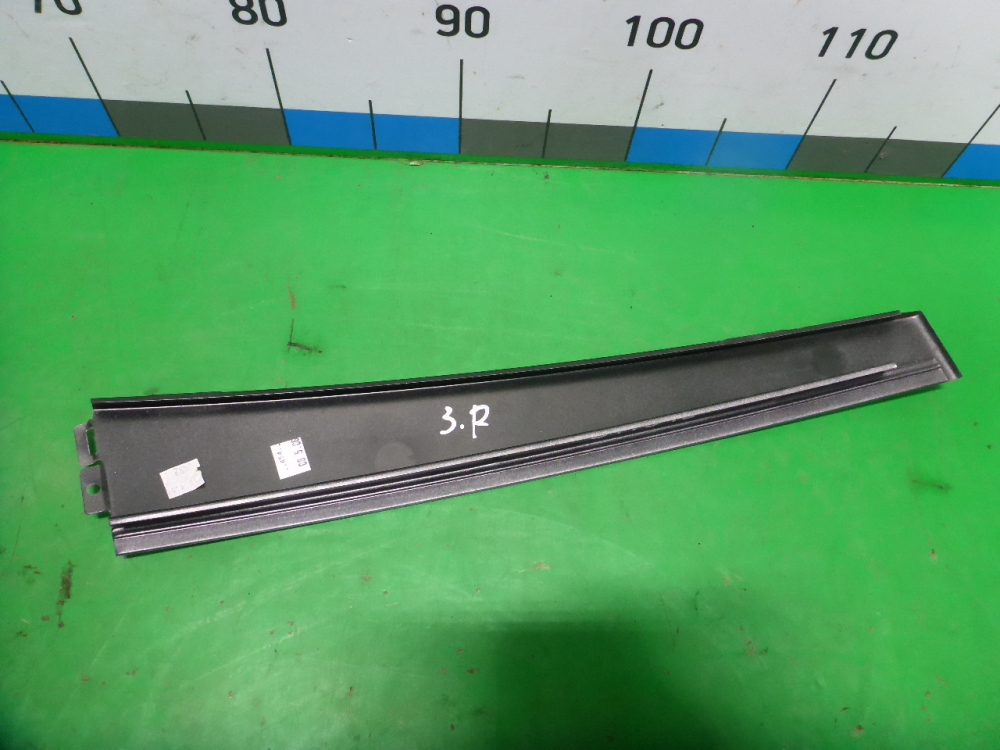 Накладка двери задней правой