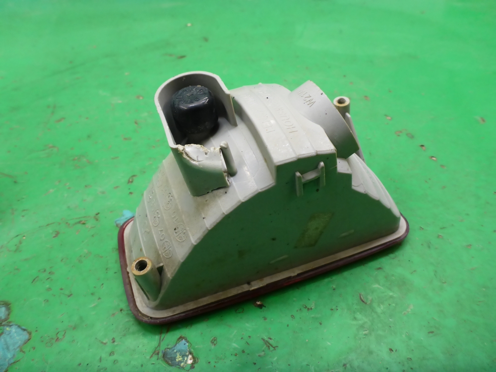 Фонарь задний в бампер правый