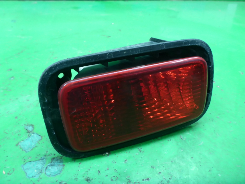 Фонарь задний в бампер правый