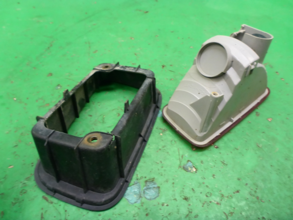 Фонарь задний в бампер правый