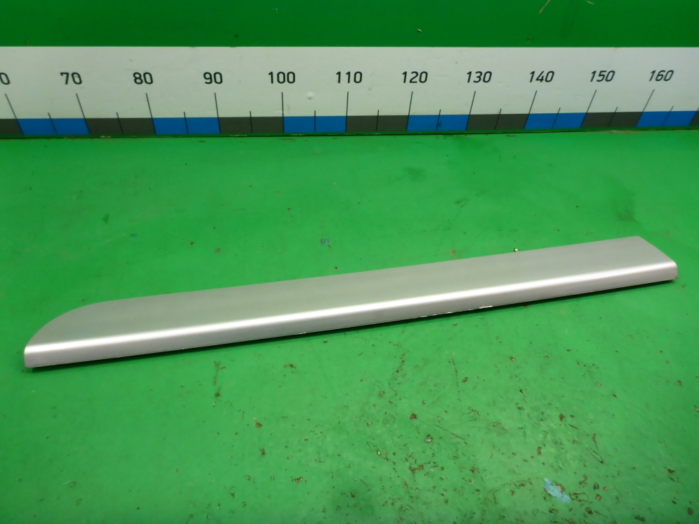 Накладка двери задней левой