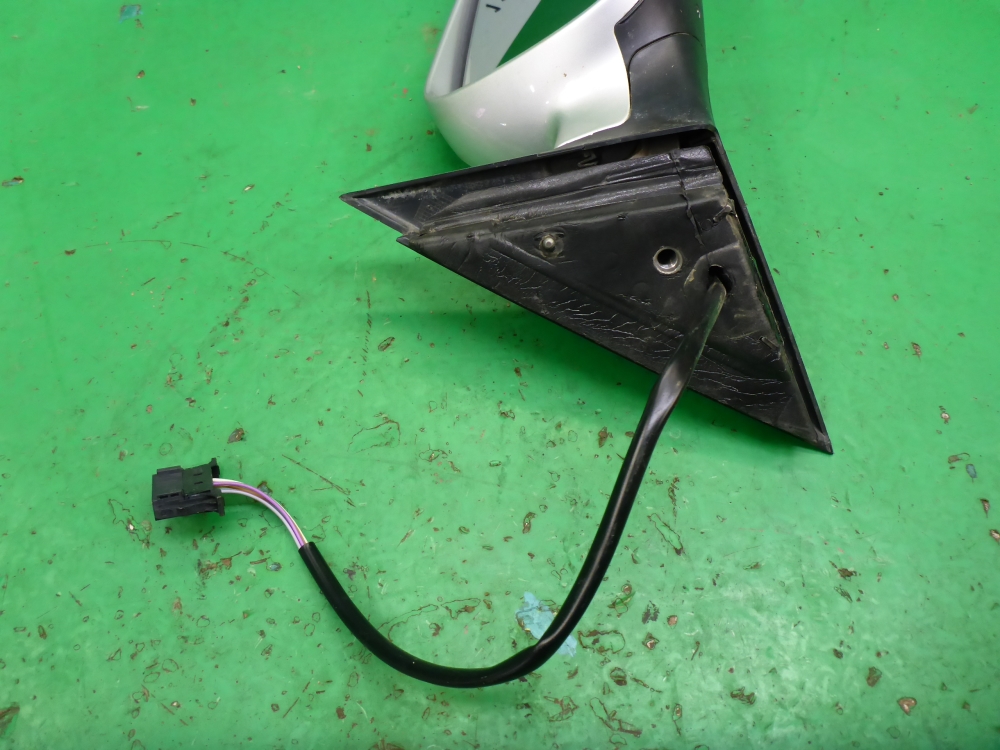 Зеркало правое электрическое