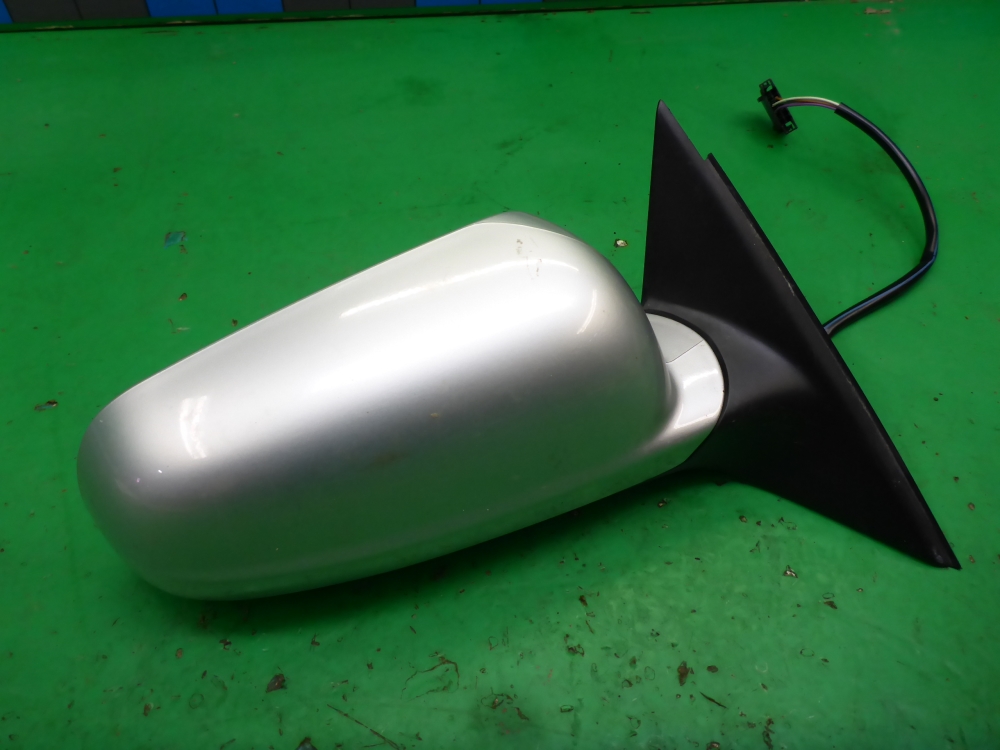 Зеркало правое электрическое