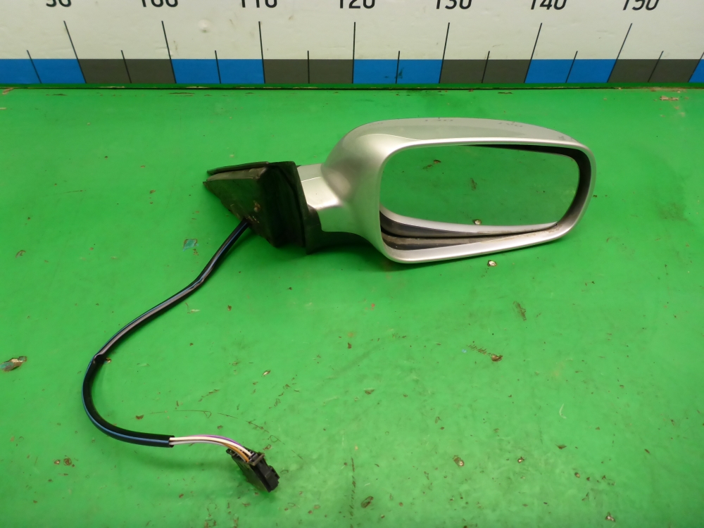 Зеркало правое электрическое