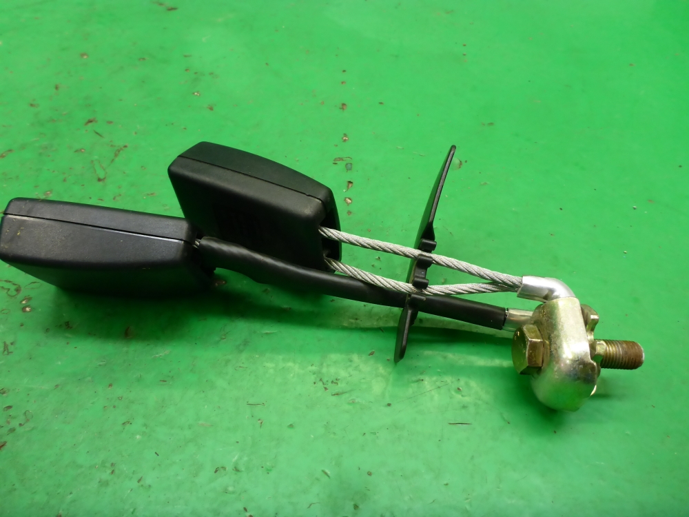 Ответная часть ремня безопасности