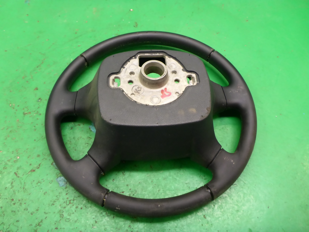 Рулевое колесо (руль)