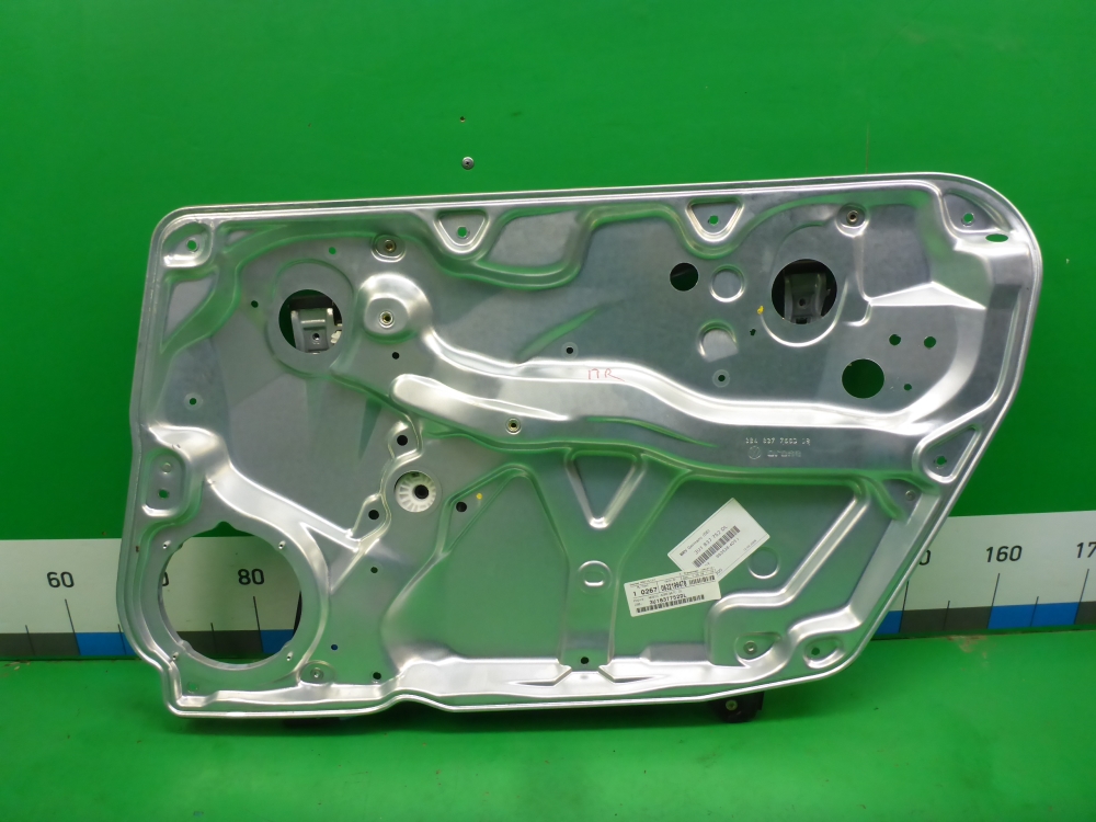 Стеклоподъемник электр. передний правый