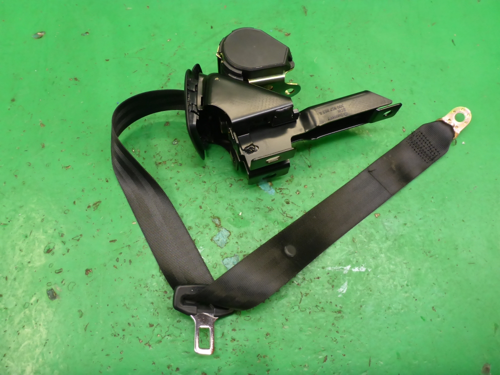 Ремень безопасности