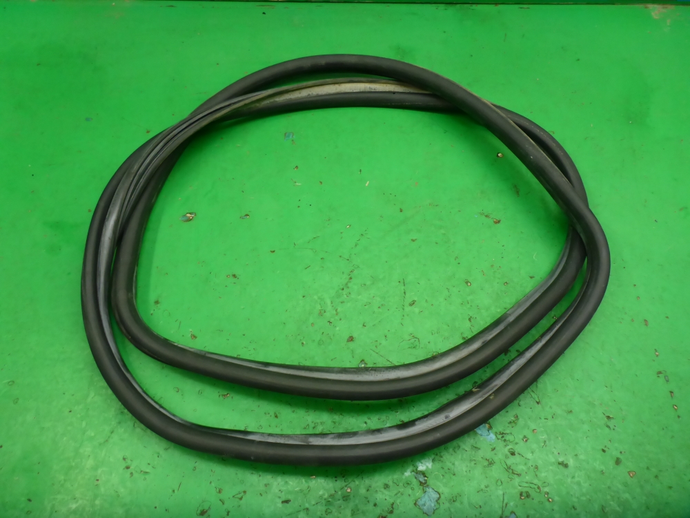 Уплотнитель багажника для Superb (3U) 2001-2008