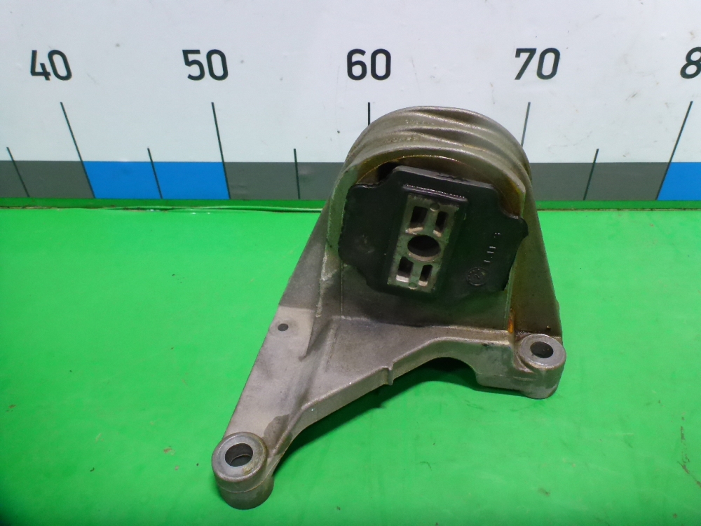 Опора двигателя