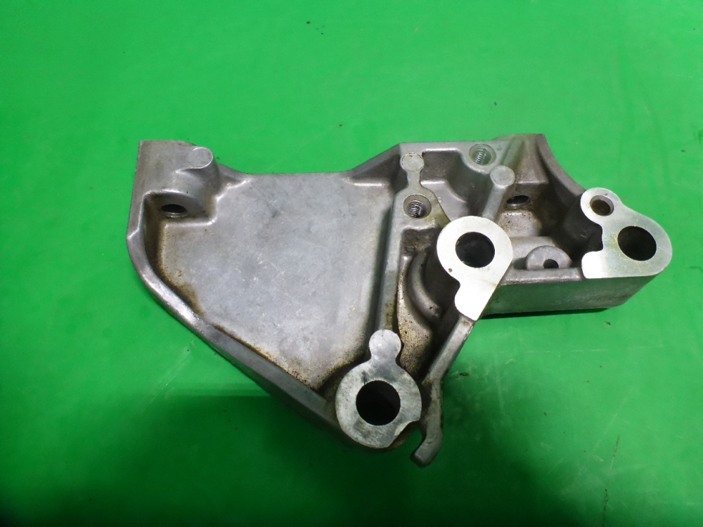 Кронштейн двигателя