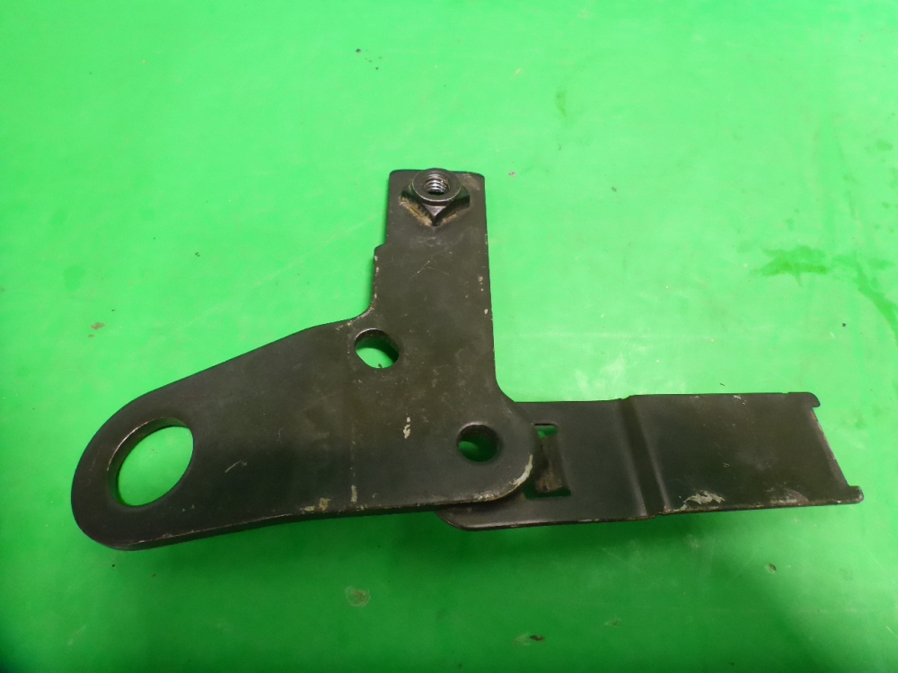 Кронштейн двигателя