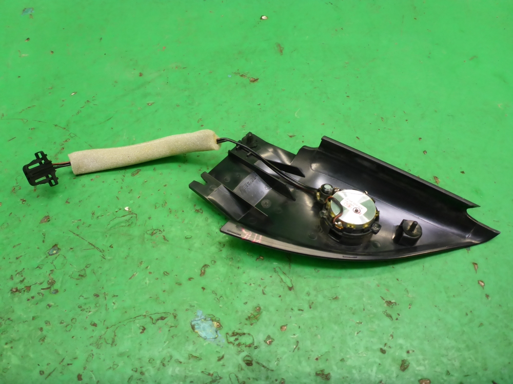 Накладка зеркала правого