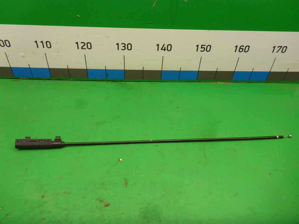 Трос открывания капота