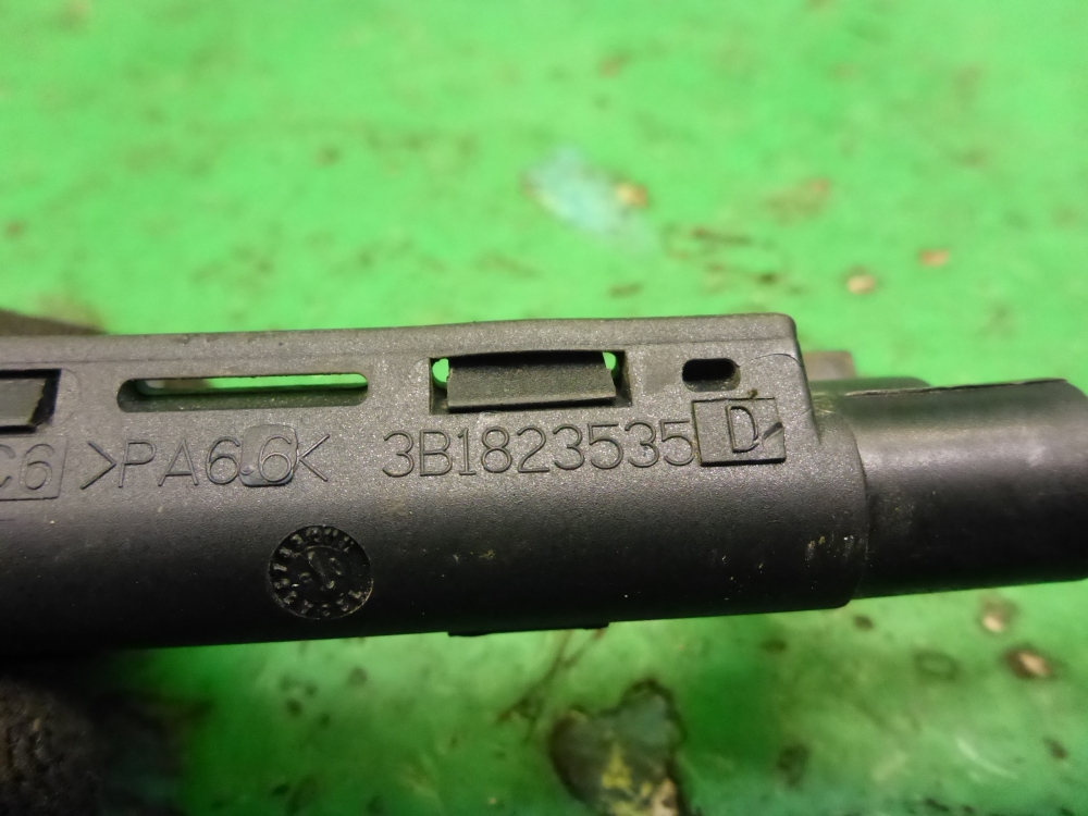 Трос открывания капота