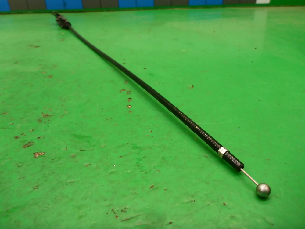 Трос открывания капота