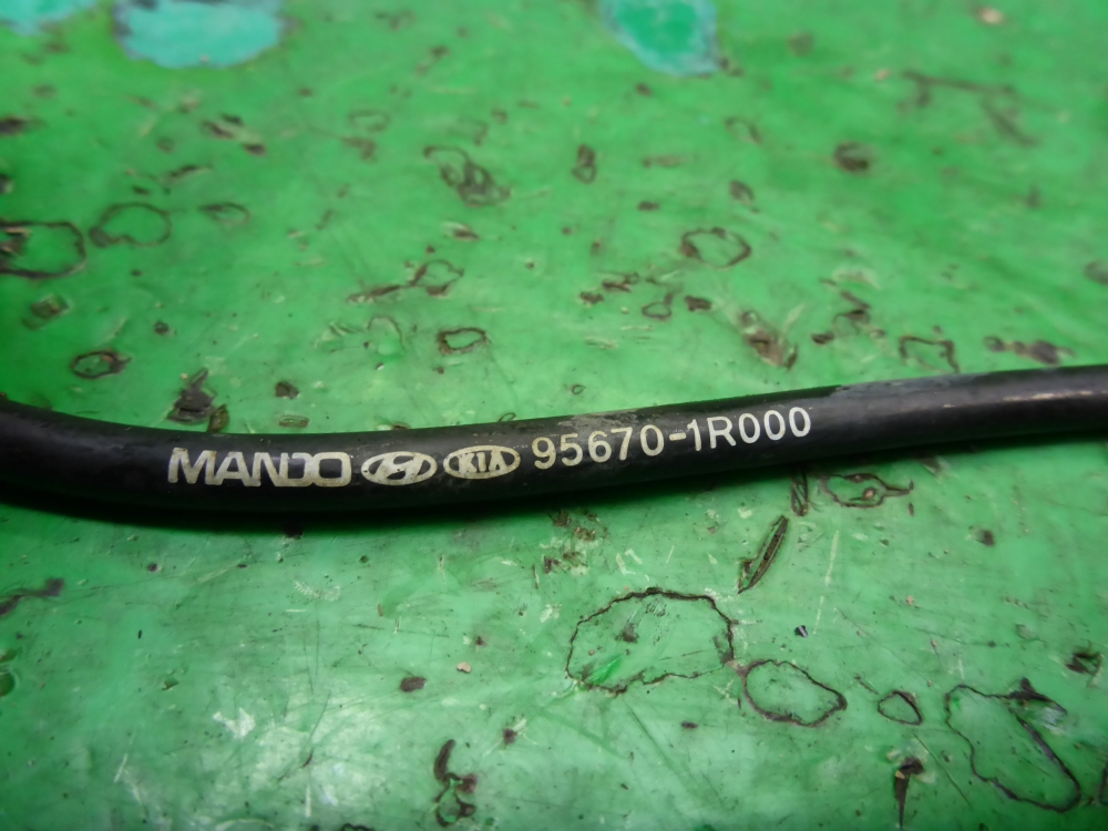 Датчик ABS передний левый