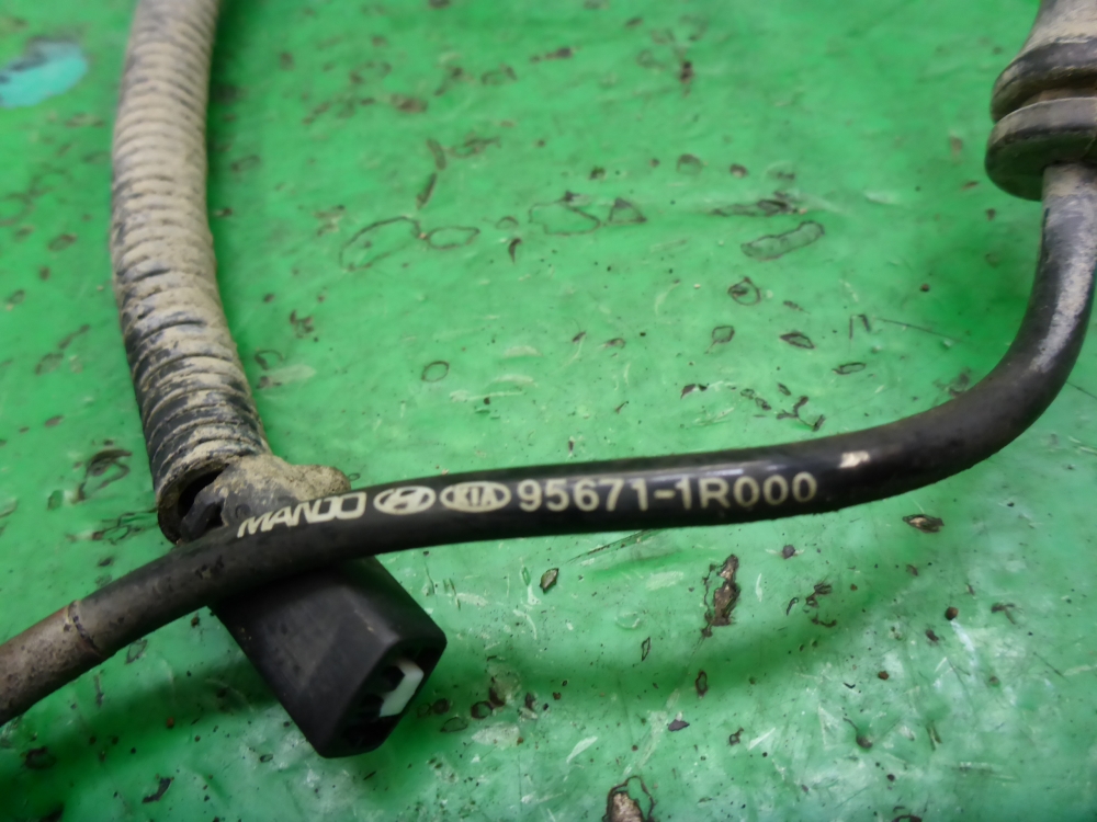 Датчик ABS передний правый