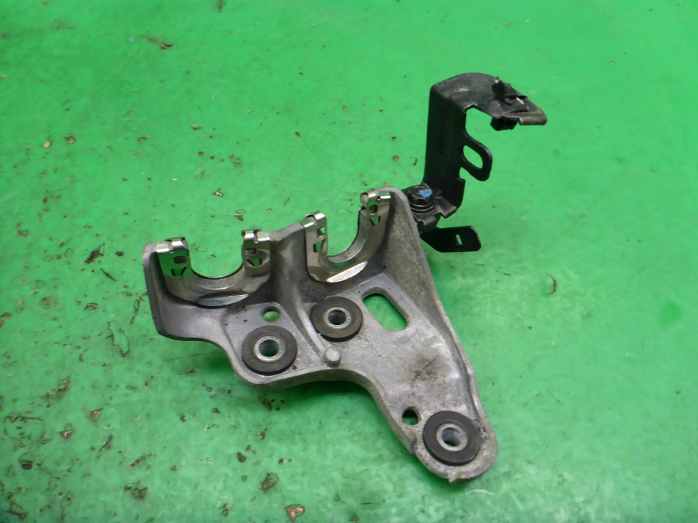 Кронштейн крепления троса КПП