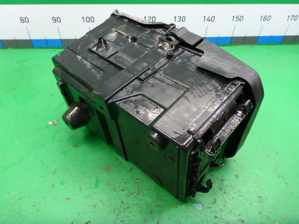 Крепление АКБ (корпус/подставка)