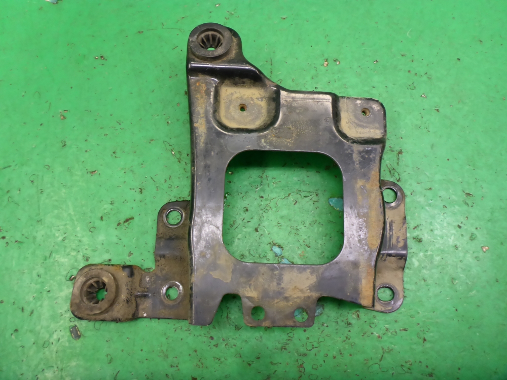 Кронштейн (сопут. товар)