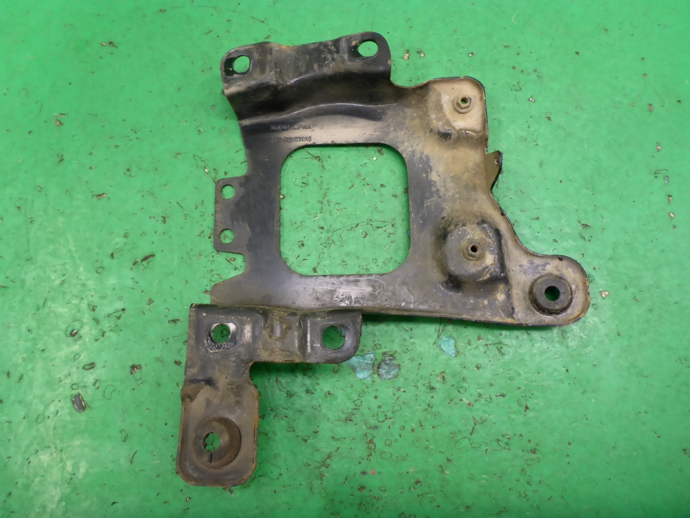 Кронштейн (сопут. товар)