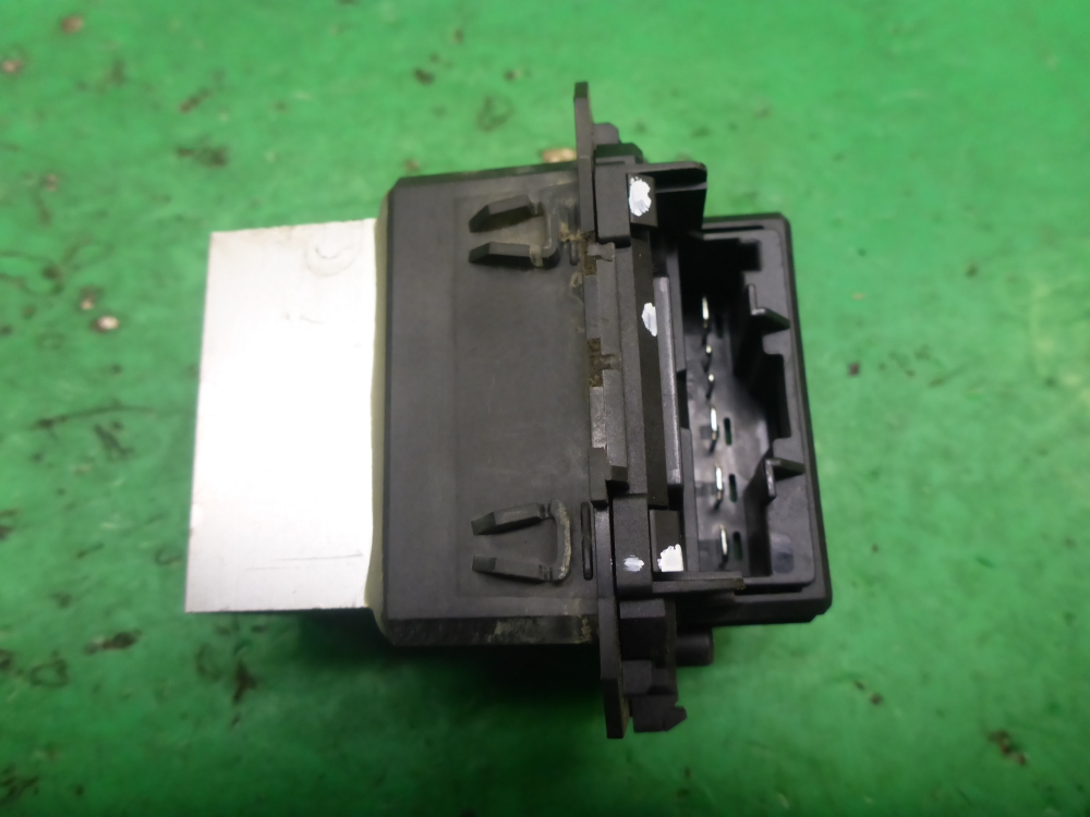 Резистор отопителя