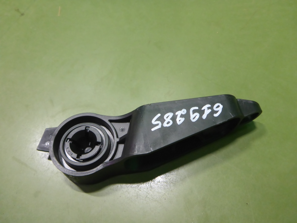 Кронштейн передней панели